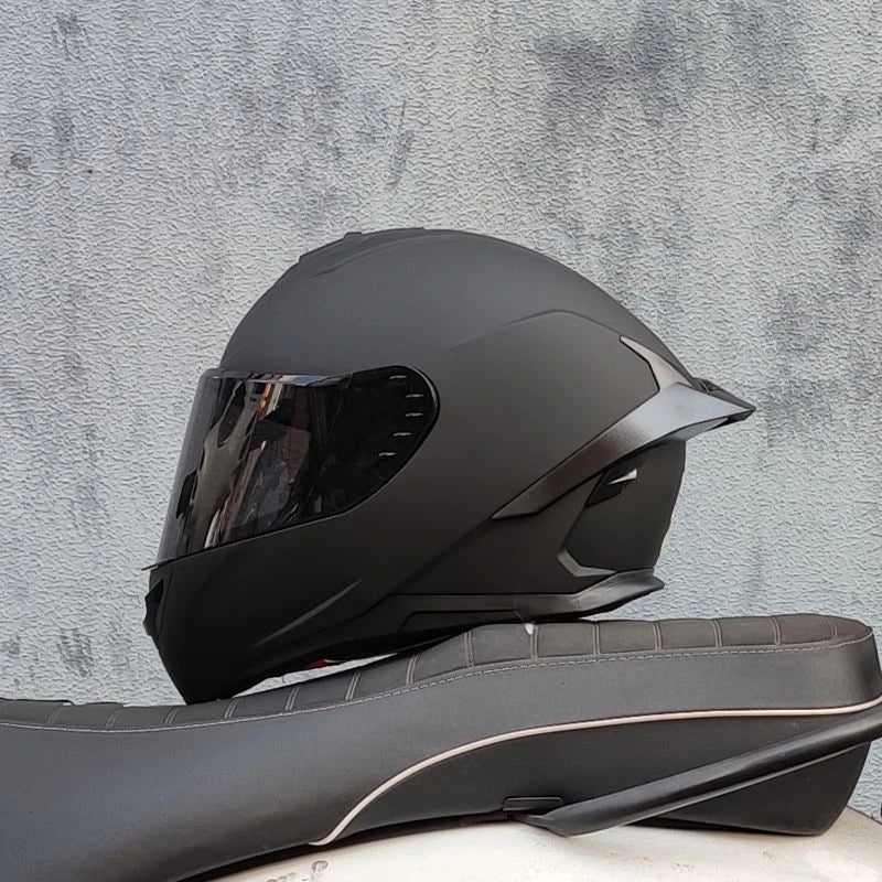 Motorbike Racing Helmet Full Face Motorcycle Helmet Safety Helmet For Men Women Summer Personality Locomotive Big Tail Helmet